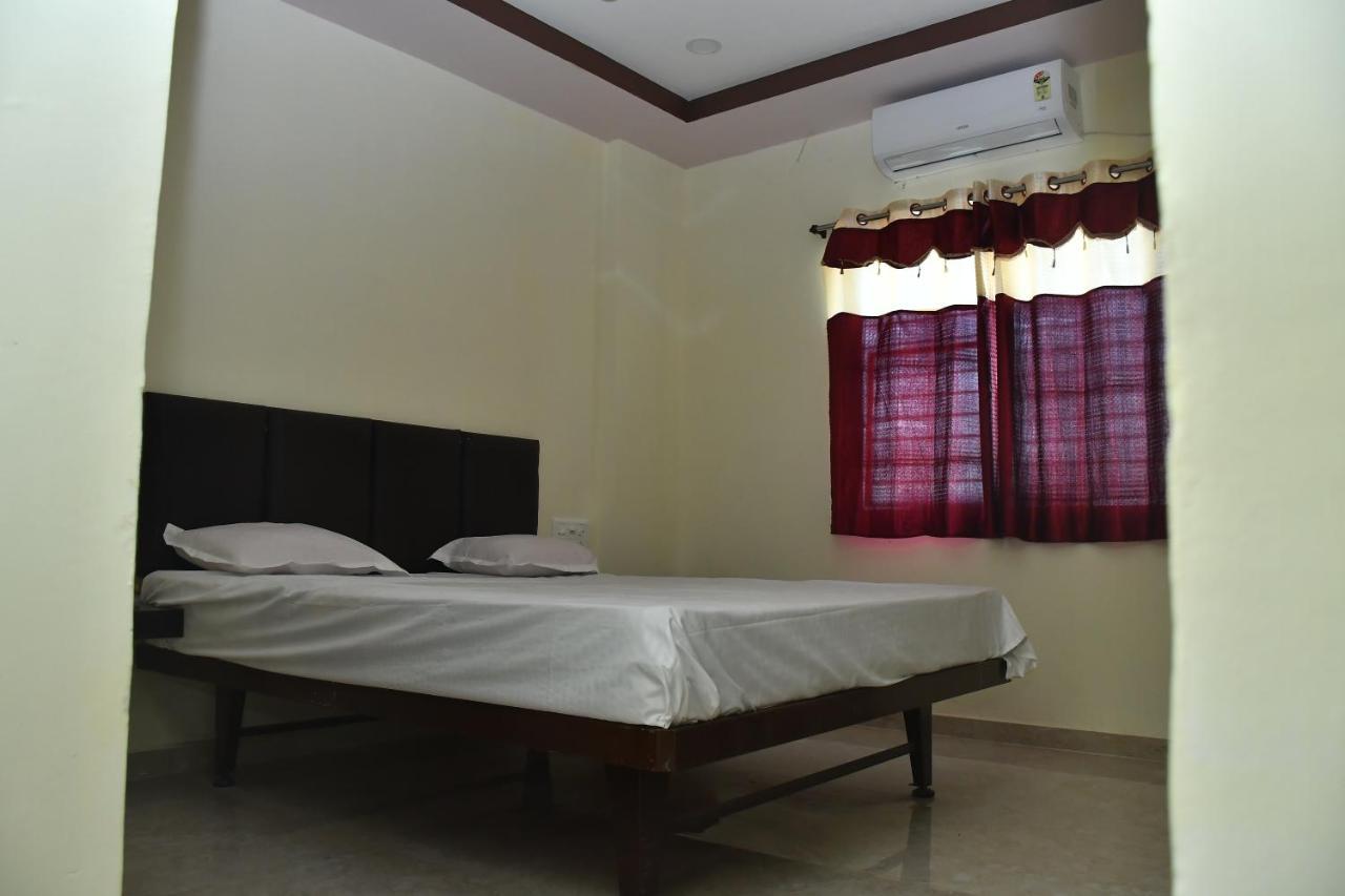 Hotel Kalika Residency Akalkot Εξωτερικό φωτογραφία